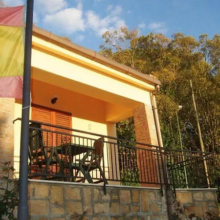 Garden Pergusa